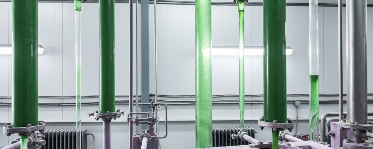 Lösungsmittelextraktionsanlage für Seltene Erden mit grünen Chemikalien und lilafarbenen Oxidrückständen