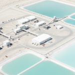 Lithium-Verarbeitungsanlage in der Nevada-Wüste aus der Vogelperspektive